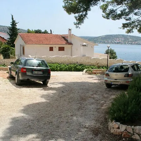 Guest house Double Rogoznica 3097c 3*